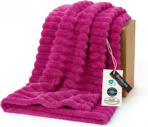 Bedsure GentleSoft Hot Pink Fleece Blanket - Cozy 50x70 Inch Throw for Women & Girls