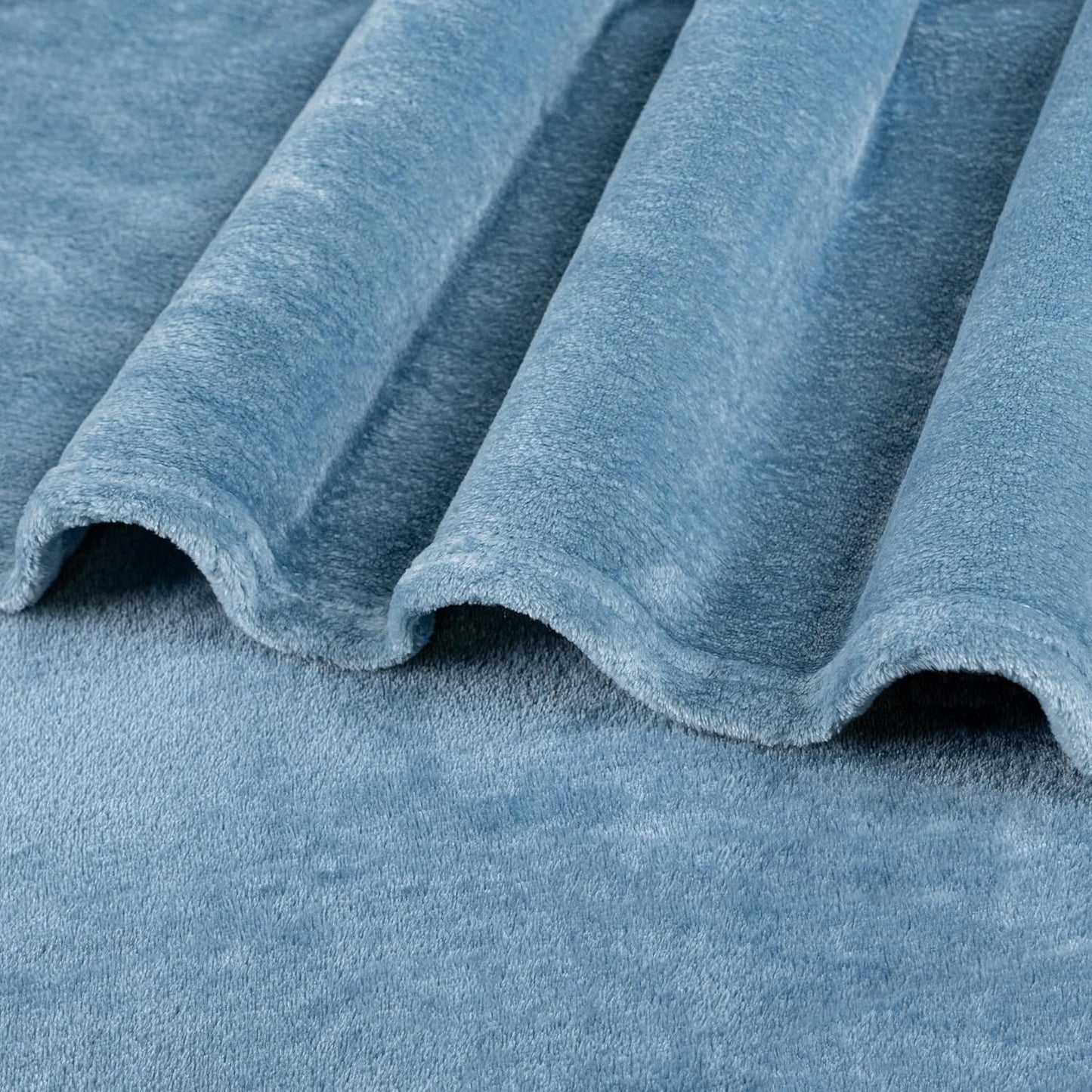 PAVILIA Dusty Blue Fleece Throw Blanket - Super Soft Flannel Sofa Blanket | Cozy 50x60" Plush Gift