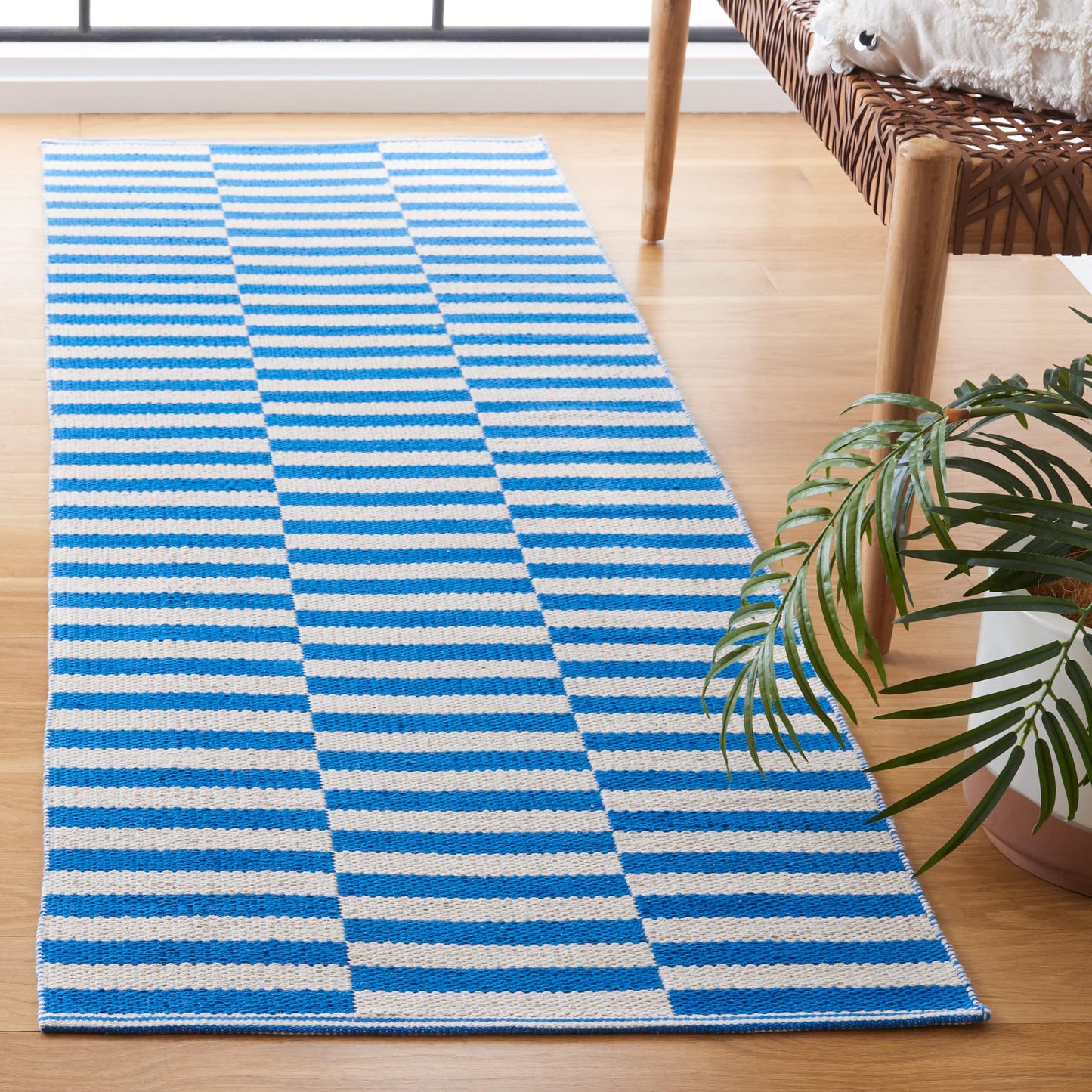 SAFAVIEH Montauk Collection Runner Rug - 2'3" x 11', Ivory & Blue, Handmade Stripe Cotton, Ideal for High Traffic Areas in Living Room, Bedroom (MTK715C)
