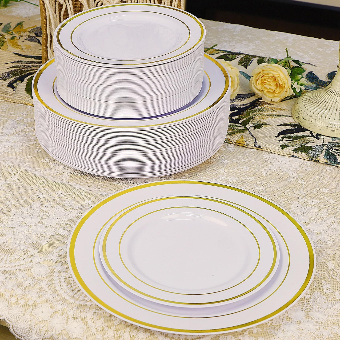 Zcaukya 100PCS Gold Plastic Plates, Disposable Plastic Dishes with Gold Rim in Bulk, 50 Pcs Each 10.25 Inch and 7.5 Inch for Dinner, Birthday and Wedding