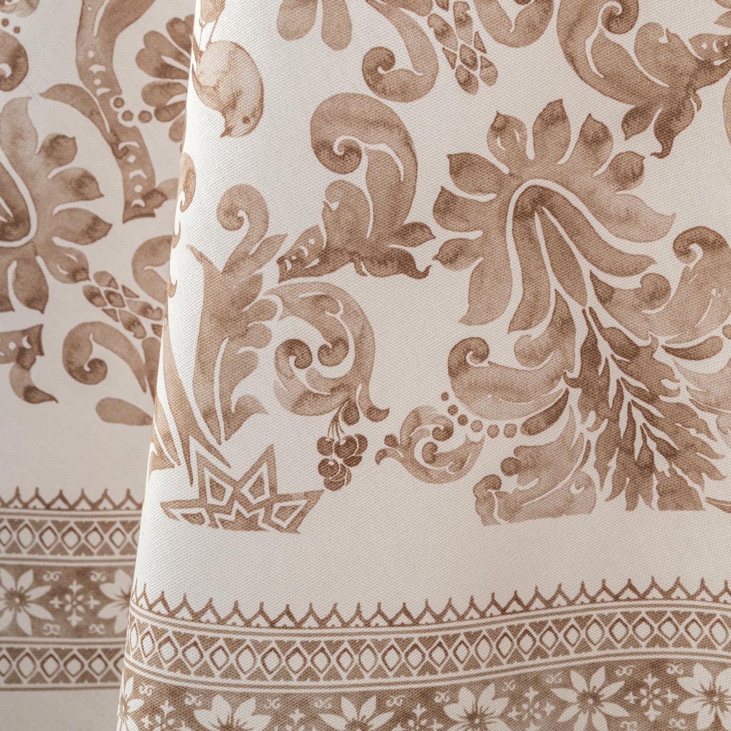 Maison d' Hermine Table Cloth Round Table 100% Cotton 63 Inches Fall Tablecloth Reusable Everyday Use for Thanksgiving Christmas Decorations Dining Farmhouse Party (Allure)