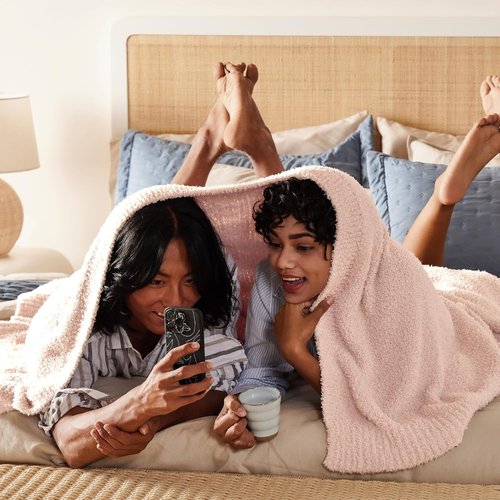 Bedsure Cozy Knit Throw Blanket - Super Soft Fluffy All-Season Plush Blanket, Pink, 50x60 Inches | Perfect Gift for Her or Him