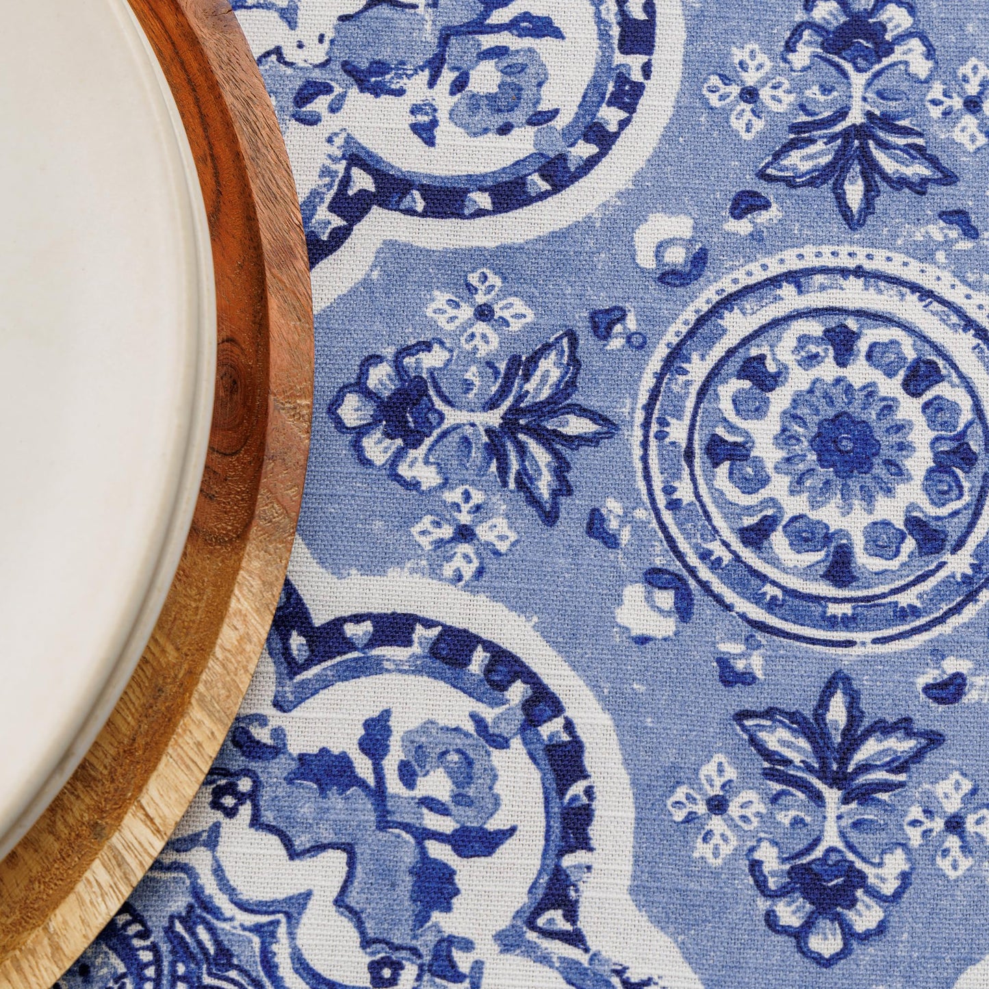 Maison d' Hermine Table Cloth Round Table 100% Cotton 69 Round Inches Tablecloth Reusable Decorative for Dining Kitchen Room Farmhouse Home Gifts for Mothers Day Spring Summer - Melodie Bleue