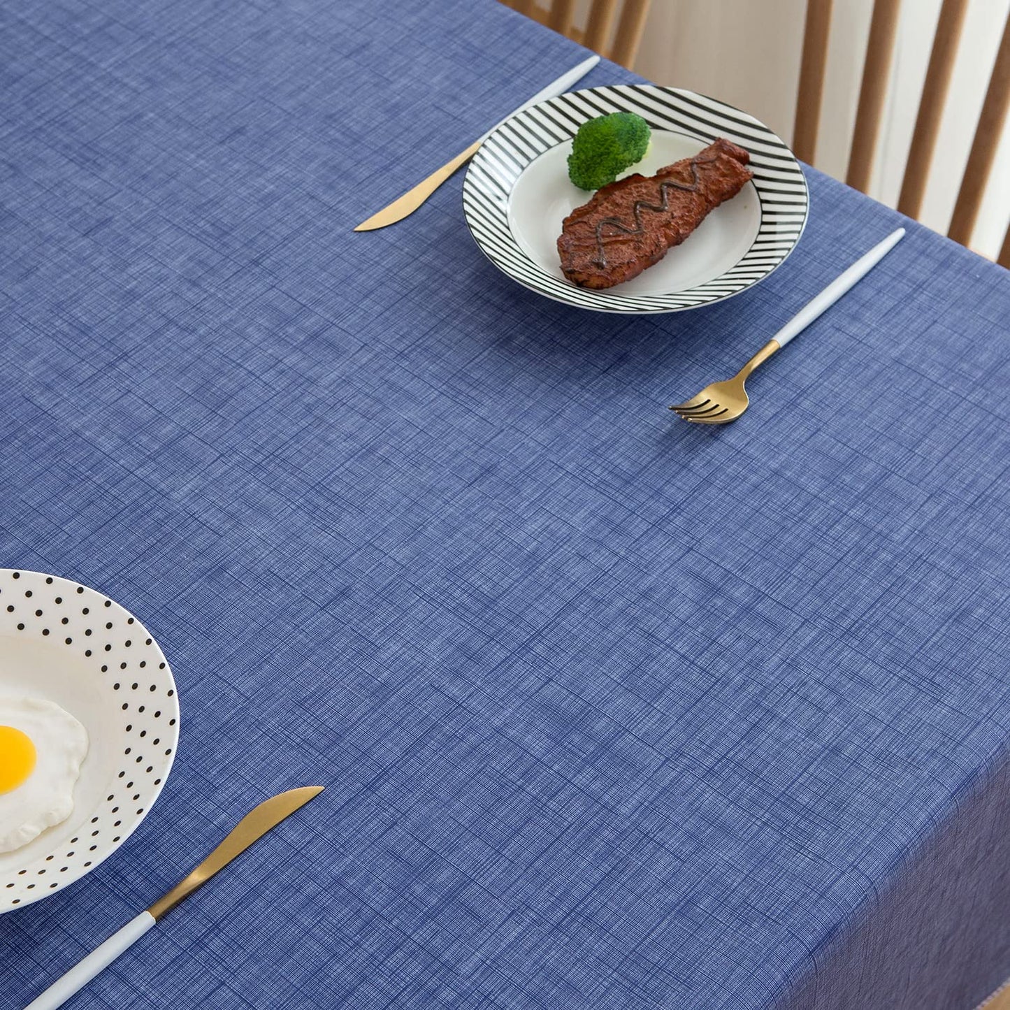 Pioggia Vinyl Tablecloth with Flannel Backing Rectangle Waterproof Oil-Proof Plastic Table Cloth Wipeable PVC Table Cover for Indoor and Outdoor (Blue, 60 x 84 Inch)