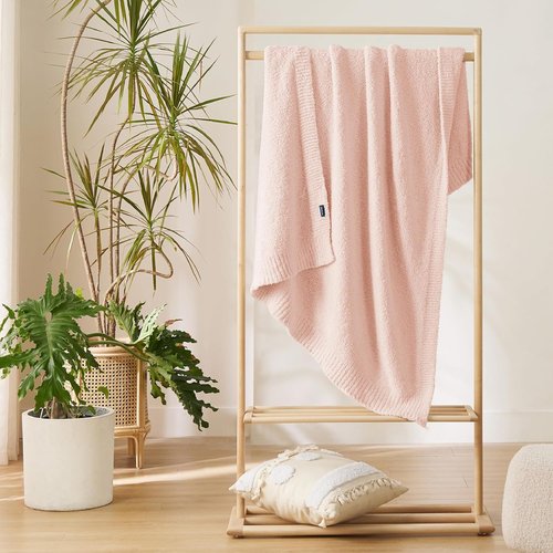 Bedsure Cozy Knit Throw Blanket - Super Soft Fluffy All-Season Plush Blanket, Pink, 50x60 Inches | Perfect Gift for Her or Him