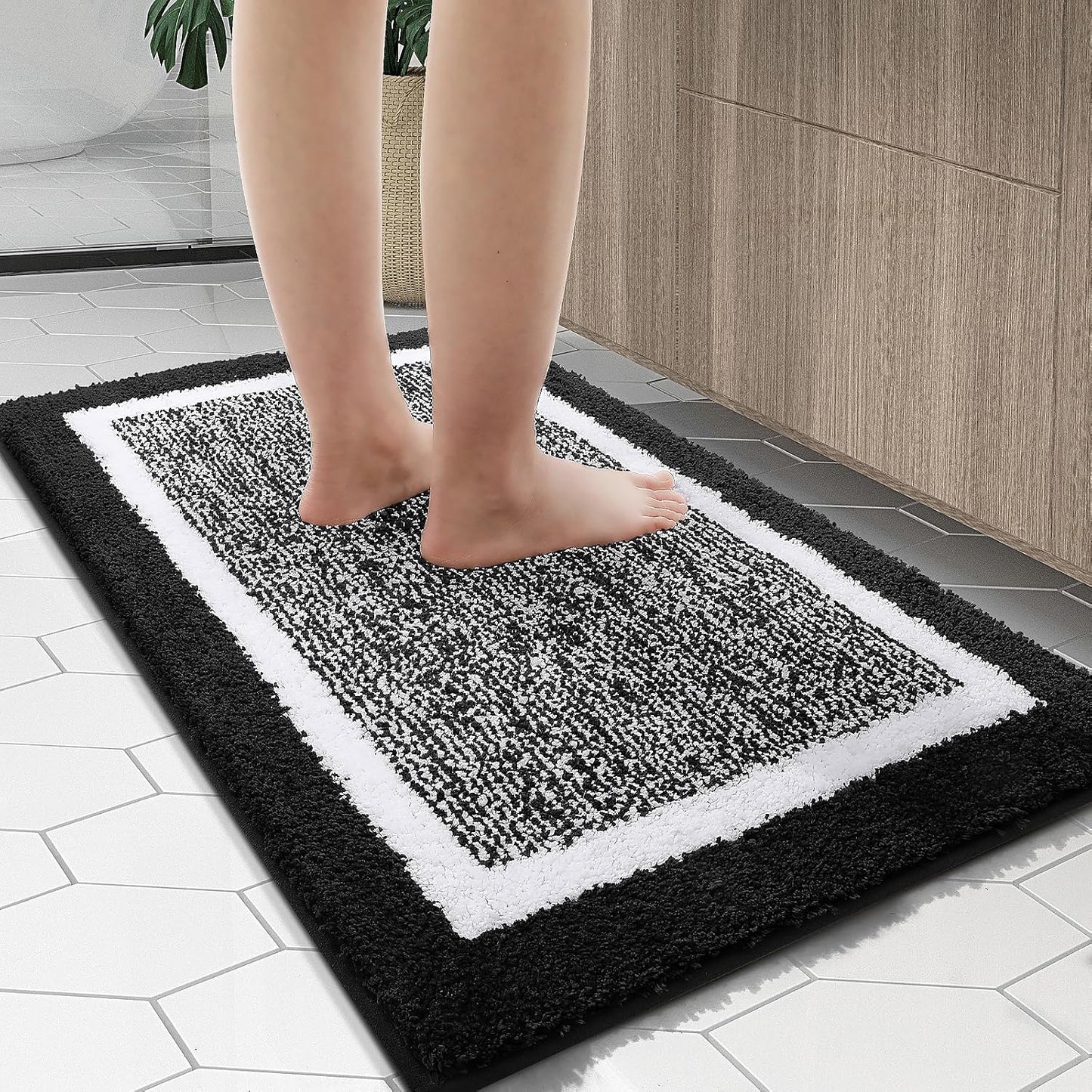 OLANLY Microfiber Bath Rugs - Extra Soft, Non-Slip & Absorbent | 24x16 Black Quick-Dry Shaggy Mats