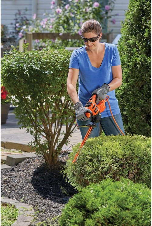 BLACK+DECKER Electric Hedge Trimmer - 16-Inch Compact Corded 3.0 Amp Power Tool
