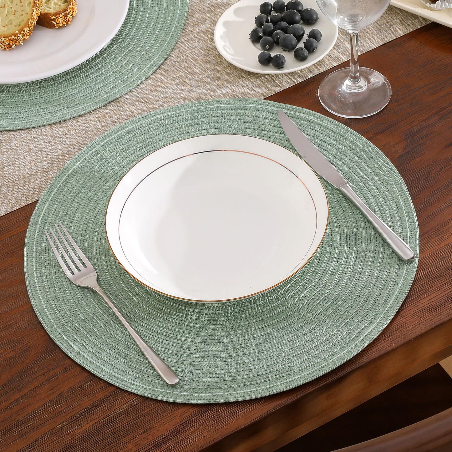 SHACOS Round Placemats Set of 8 Washable 15 inch Round Table Mats Cotton Polyester Woven Braided Place Mats for Dining Table Wedding Party Decor, Sage Green