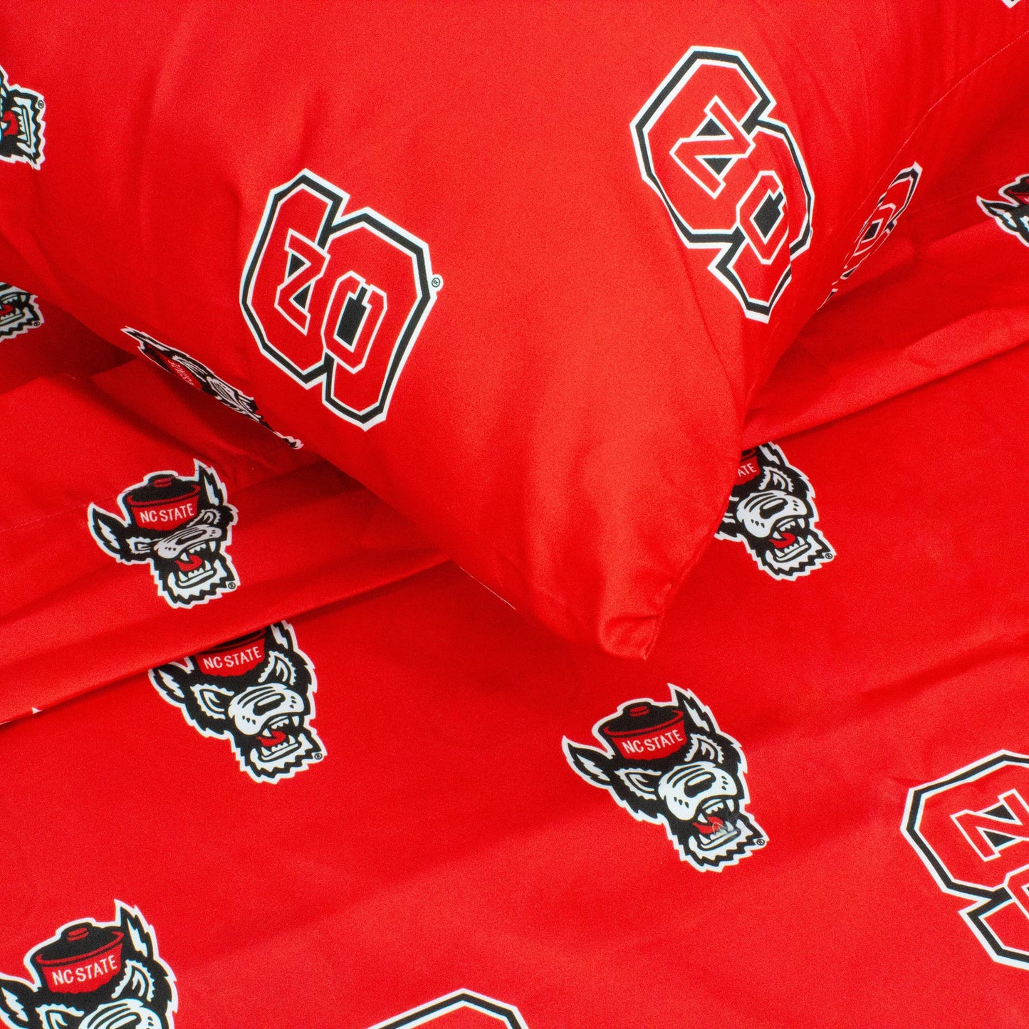 College Covers Everything Comfy North Carolina State Wolfpack Queen Sized 4 Piece Sheet Set, Team Color Background, 1 Flat Sheet, 1 Fitted Sheet, 2 Pillowcases