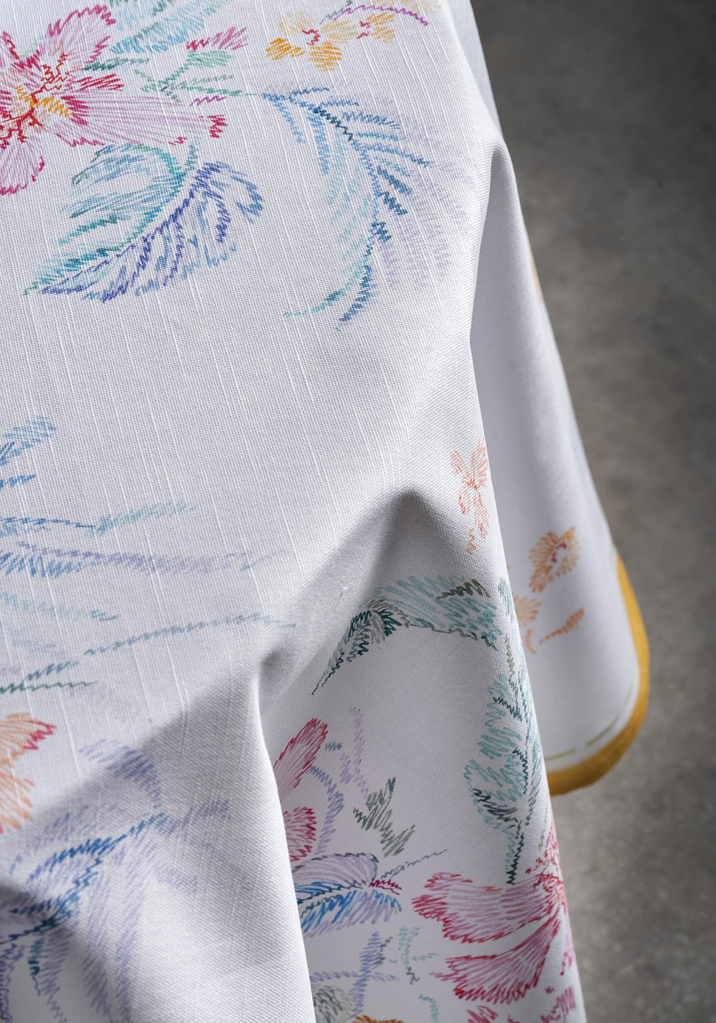Maison d' Hermine Table Cloth Round Table 100% Cotton 63 Round Inches Tablecloth Reusable Decorative for Dining Kitchen Room Farmhouse Home Gifts for Mothers Day Spring Summer - Paradise Island