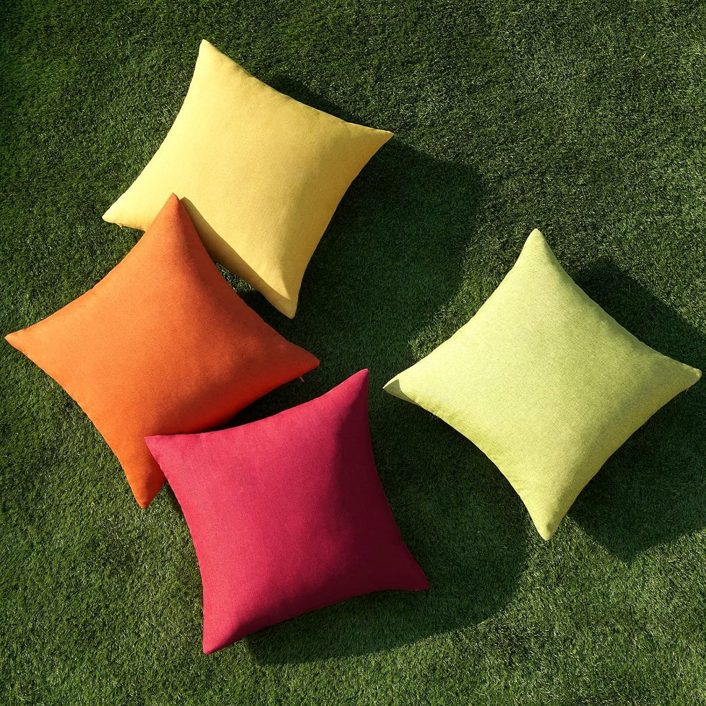MIULEE Decorative Outdoor Throw Pillow Covers - Waterproof Farmhouse Cushion Cases | 18x18 Inch Red/Green (Pack of 4)