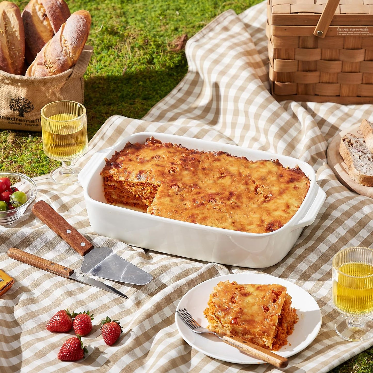 Large Ceramic Casserole Dish - 4.0 Quart Stoneware Baking Dish with Lid | Deep 9x13 Inch Lasagna Pan in White