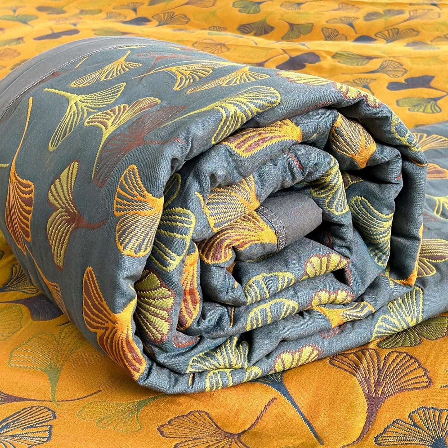 Reversible Ginkgo Quilted Throw Blankets Cotton Muslin Quilted Throw Blankets Soft King Size Throw Blanket Lightweight Breathable Throw Blanket for Couch (79''W*91''L)
