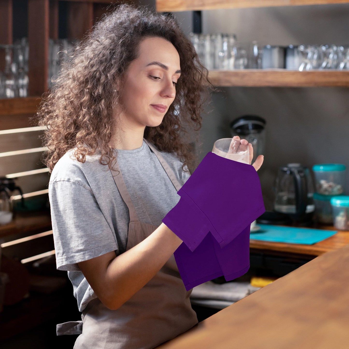 Utopia Home [24 Pack, Purple] Cloth Napkins 17x17 Inches, 100% Polyester Hemmed Edges, Washable and Reusable Ideal for Parties, Weddings and Dinners