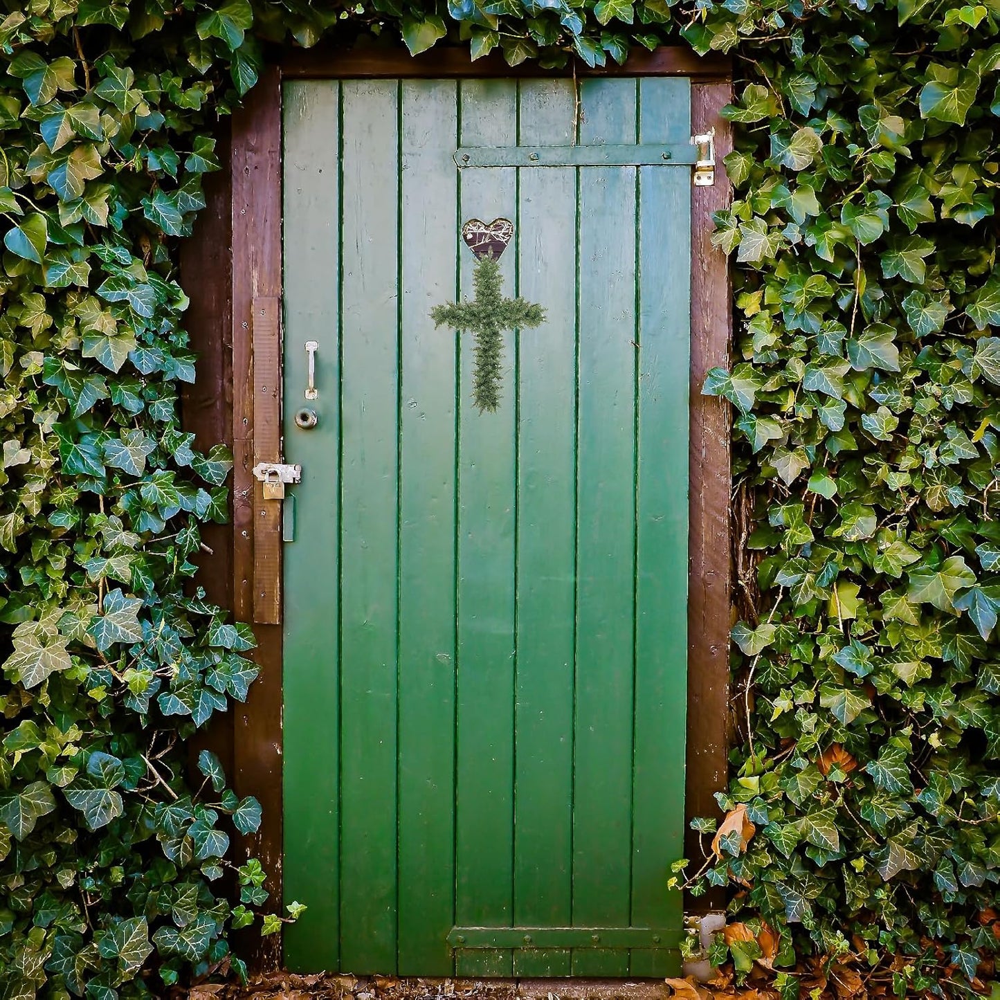 SOHAIL Cross Shaped Metal Wire Wreath Frame - 16 Inch Green for Easter & Christmas Decor (2PCS)