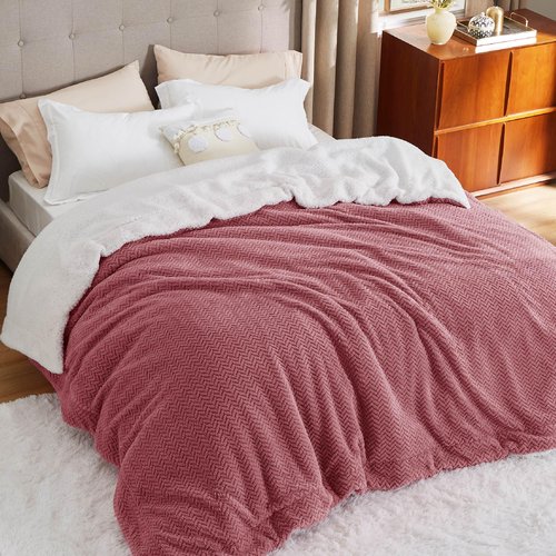 Bedsure Sherpa Fleece King Size Blanket for Bed - Herringbone Pattern, Thick and Warm, Soft Fuzzy Cozy Blanket for Winter, Dusty Pink, 108x90 Inches
