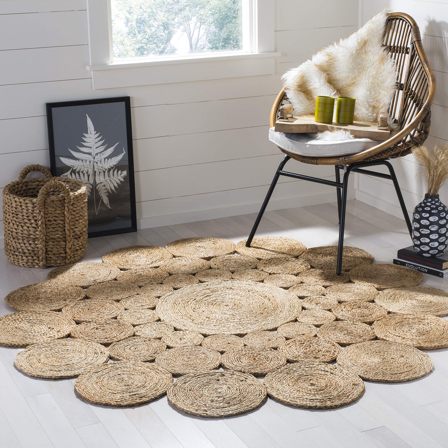 SAFAVIEH Natural Fiber Collection Area Rug - 4' Round, Natural, Handmade Boho Charm Farmhouse Jute, Ideal for High Traffic Areas in Living Room, Bedroom (NF363A)