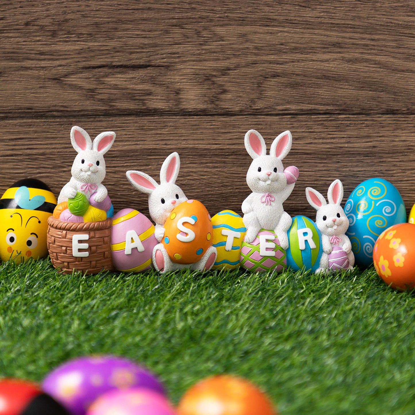 JOYIN Easter Bunny Table Decor Eggs with Easter Resin Centerpiece Decoration 4 Rabbits Bunny & Egg Tabletop Figuring for Spring Home and Office