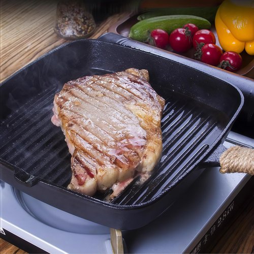 Cast Iron Grill Pan, 9.5 inch Square Grill Pan Skillet with Pour Spout, Cast Iron Griddle Pan with Small Meat Tong, Oil Brush & Hemp Rope for Stove Tops, Gas, Induction, Grill, Campfire, Oven Safe