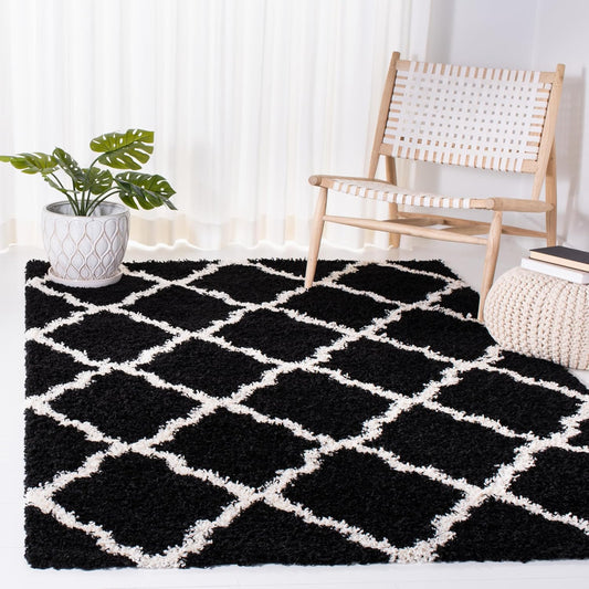 SAFAVIEH Dallas Shag Collection Accent Rug - 4' x 6', Black & Ivory, Trellis Design, Non-Shedding & Easy Care, 1.5-inch Thick Ideal for High Traffic Areas in Entryway, Living Room, Bedroom (SGD257Z)