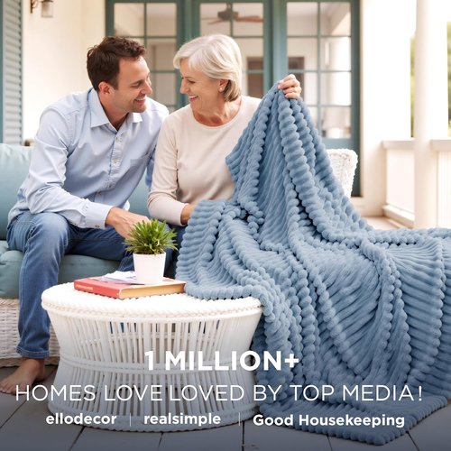 Bedsure GentleSoft King Blanket - Cozy Soft Throw for Couch, Cute Blue Design, 108x90 Inches