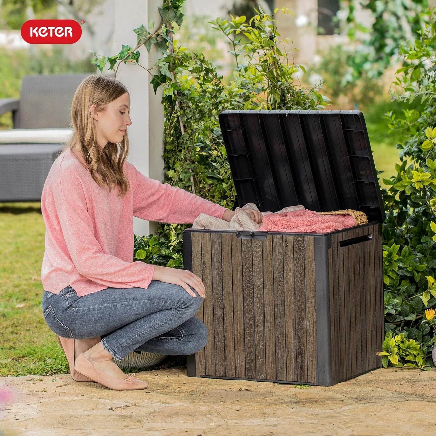 Keter Signature Everwood 30 Gallon Outdoor Storage Box - Stylish Patio Furniture & Garden Organizer, Walnut