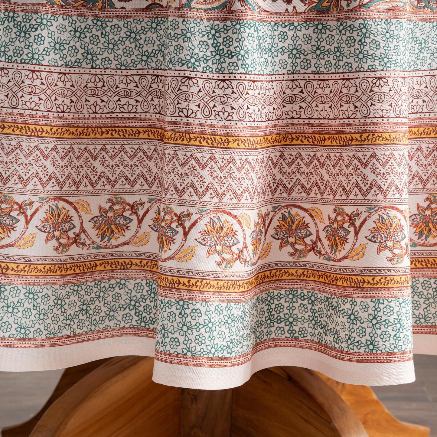 Maison d' Hermine Table Cloth Round Table 100% Cotton 63 Inches Fall Tablecloth Reusable Everyday Use for Thanksgiving Christmas Decorations Dining Farmhouse Party (Nila)