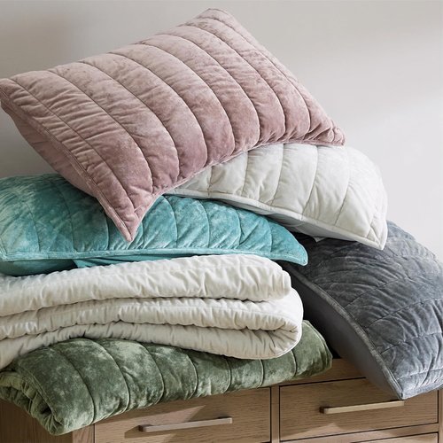 Bedsure Velvet Quilt King Size Set - Oversized 108"x96" Ultra Soft Luxury Comforter & 2 Pillow Shams | Cream White