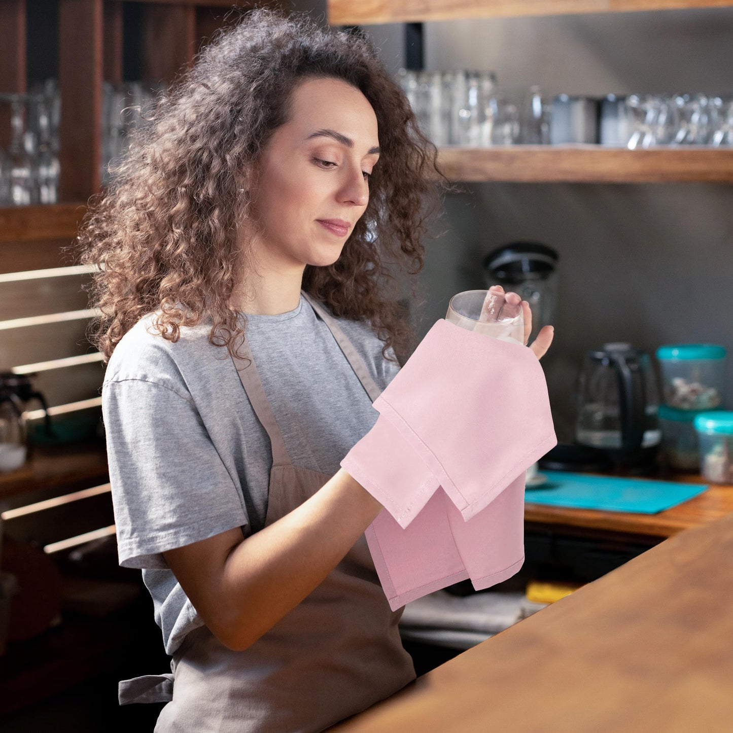 Utopia Home [288 Pack, Pink] Cloth Napkins 20x20 Inches, 100% Polyester Hemmed Edges, Washable and Reusable Ideal for Parties, Weddings and Dinners