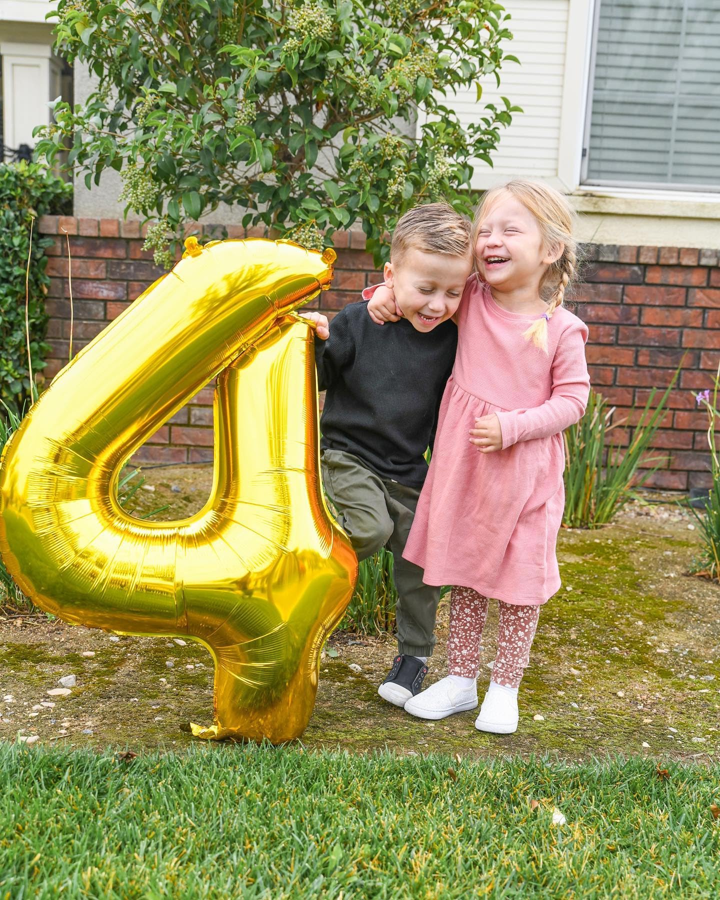 Gold 4 Balloon, Number Balloon 40 Inch, 4th Gold and Black Party Decorations, Four Large Numbers for Party Decor, Number 4 Balloon