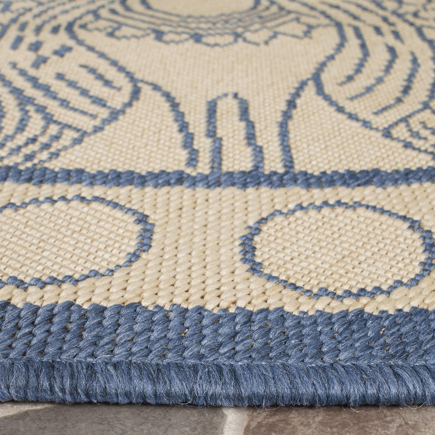 SAFAVIEH Courtyard Collection 5'3" Round Natural / Blue CY2965 Indoor/ Outdoor--Waterproof Easy--Cleaning Patio Backyard Mudroom Area--Rug