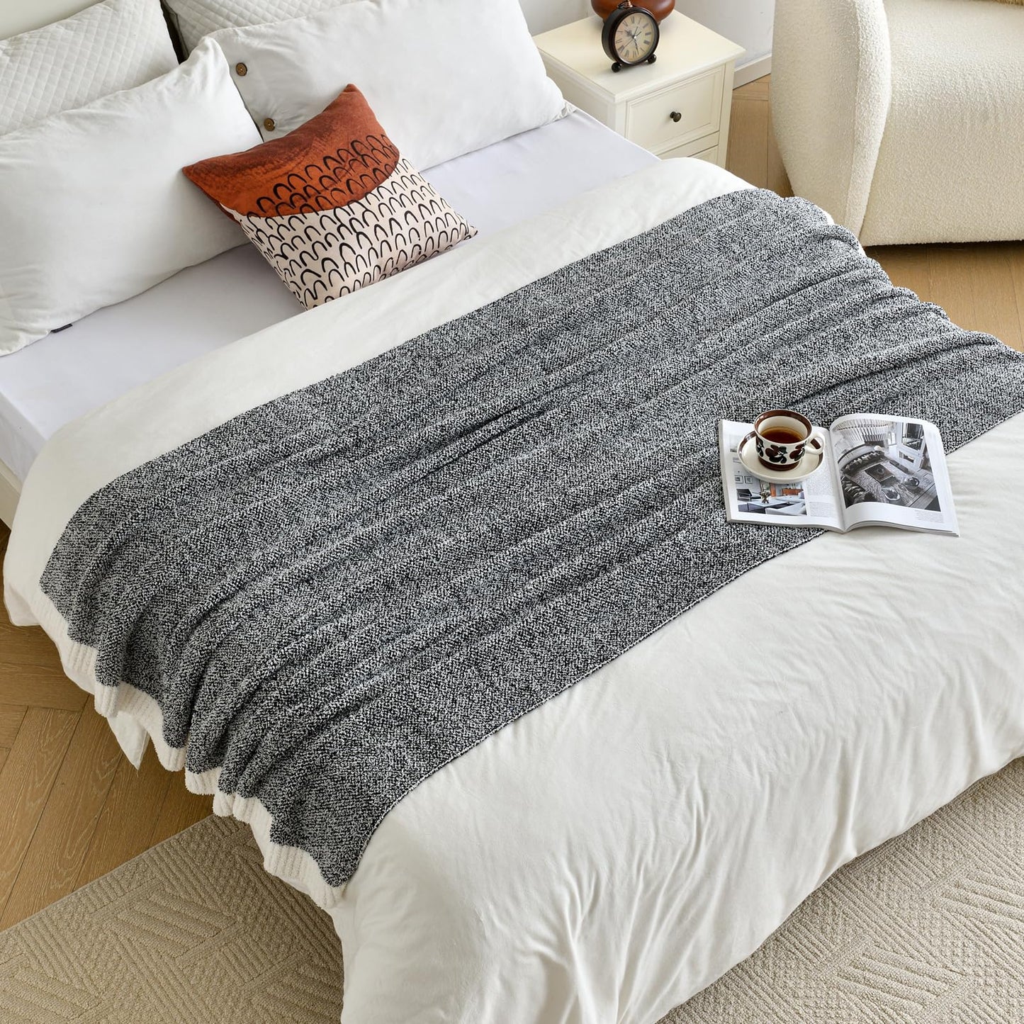 Chunky Knit Boucle Throw Blanket, Soft Washable Coastal Blanket for Bed Couch, Lightweight Cozy Oversized Feather Knit Blanket Indoor Outdoor for Sofa (Black, Twin 60"x80")