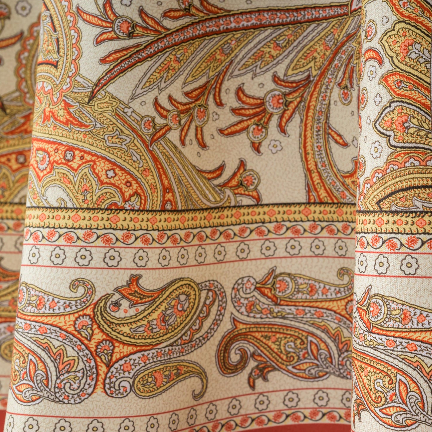 Maison d' Hermine Table Cloth Round Table 100% Cotton 63 Inches Fall Tablecloth Reusable Everyday Use for Thanksgiving Christmas Decorations Dining Farmhouse Party (Kashmir Paisley)