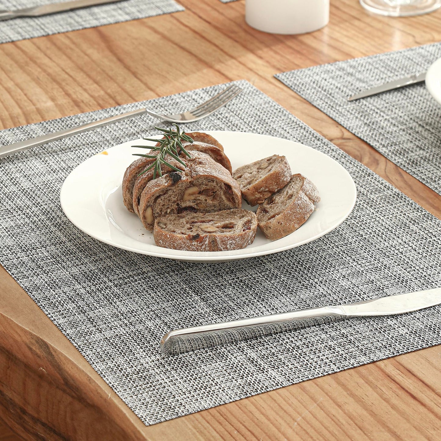Leetaltree Linen Grey Placemats Set of 4 - Heat Resistant Non-Slip Place mats for Dining Table, Washable Durable PVC Vinyl Woven Table Mats（Linen Grey, 4）