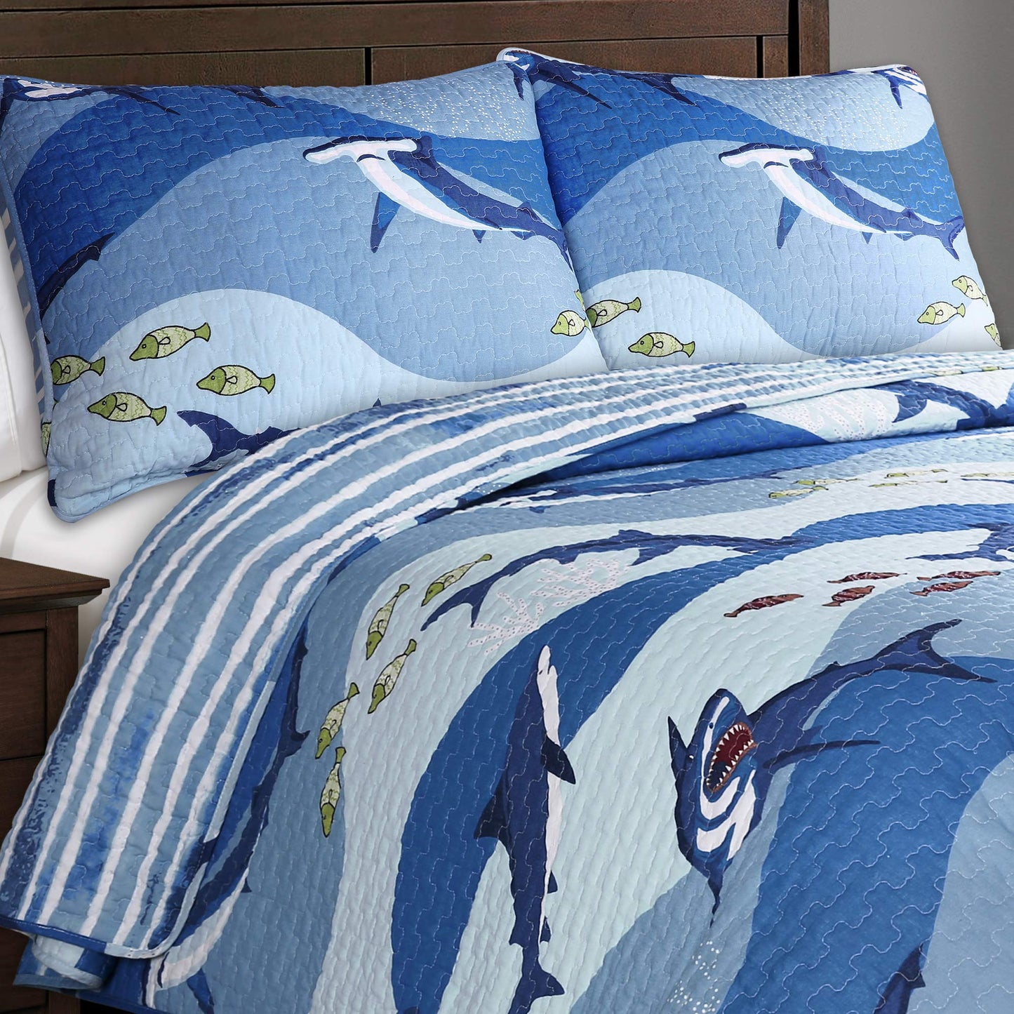 Lush Decor 16T003162 Blue Shark Allover Quilt | Fish Ocean Wave Reversible 3 Piece Bedding Set-Full Queen