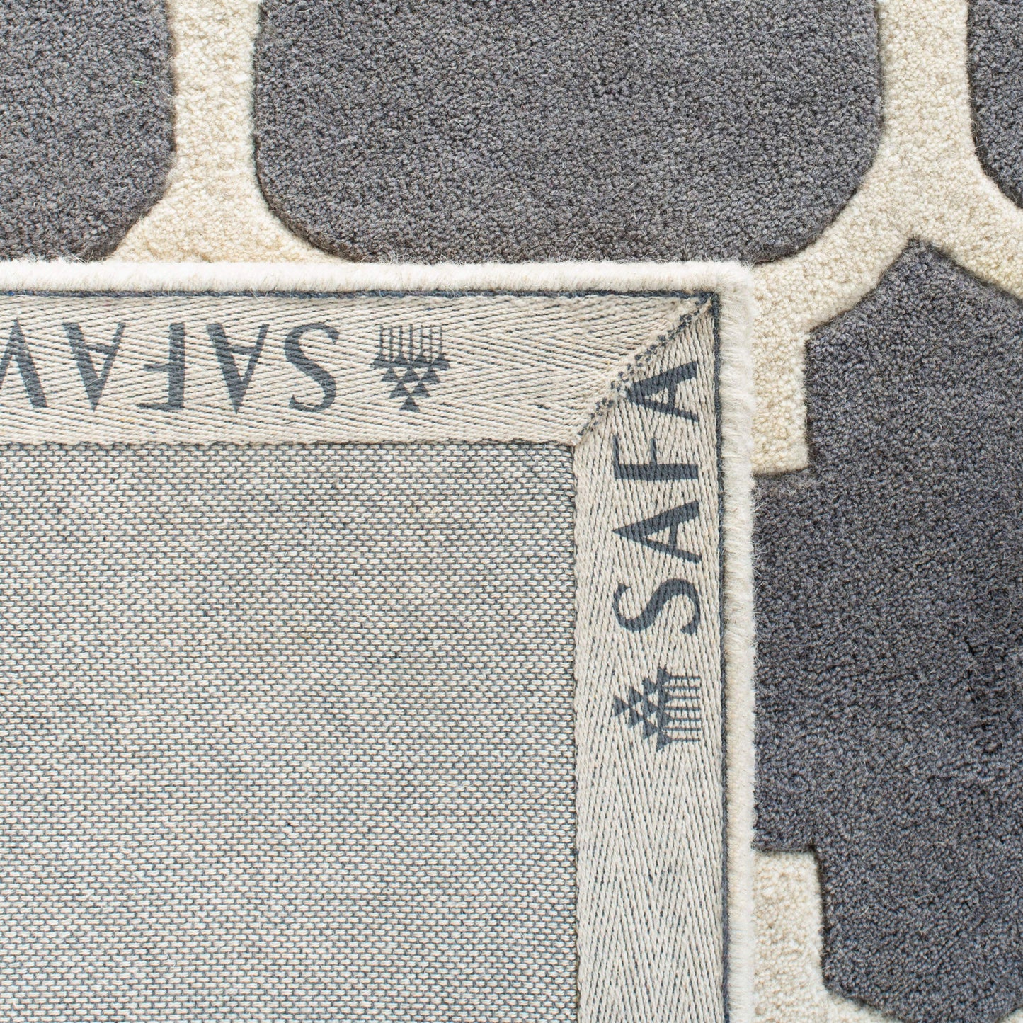 SAFAVIEH Chatham Collection 2'3" x 5' Dark Grey/Ivory CHT734D Handmade Geometric Premium Wool Accent Rug