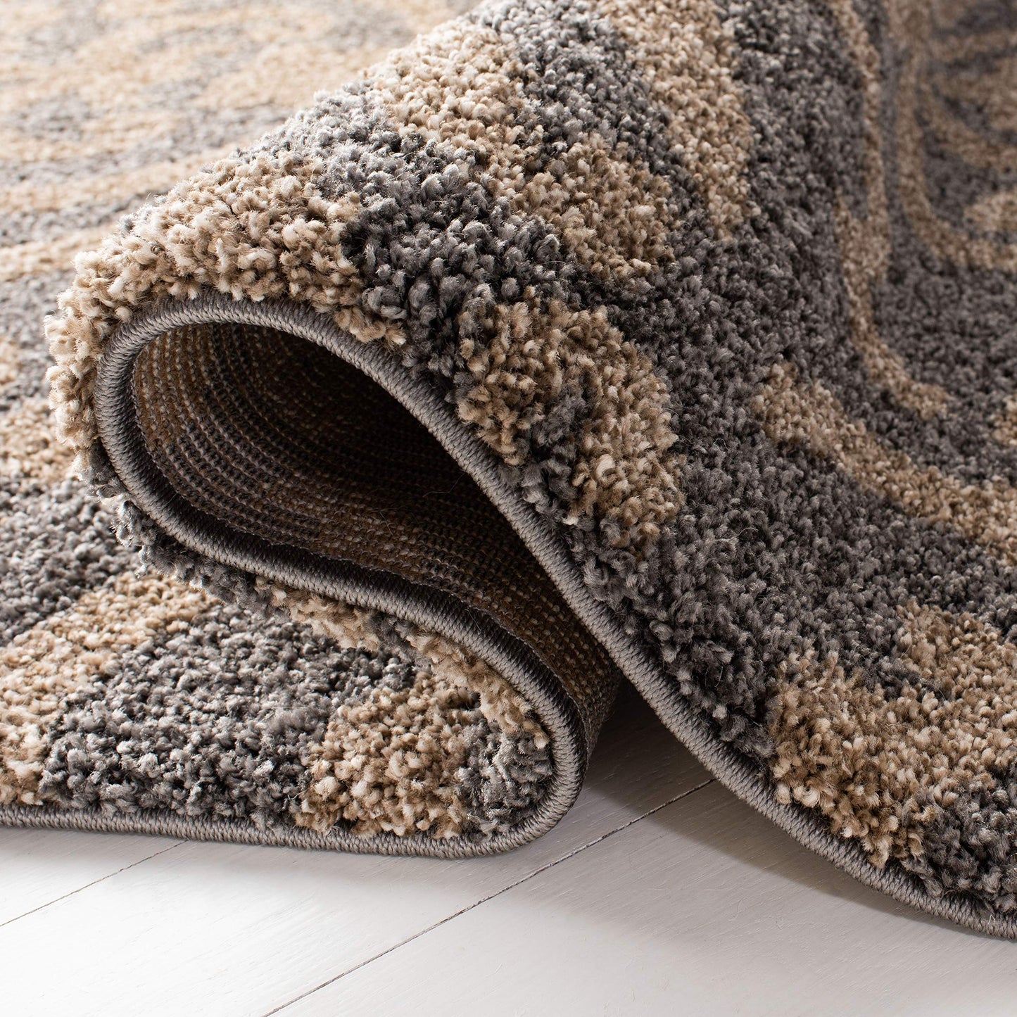 SAFAVIEH Florida Shag Collection Accent Rug - 3'3" x 5'3", Grey & Beige, Damask, Non-Shedding & Easy Care, 1.2-inch Thick Ideal for High Traffic Areas in Foyer, Living Room, Bedroom (SG462-8013)