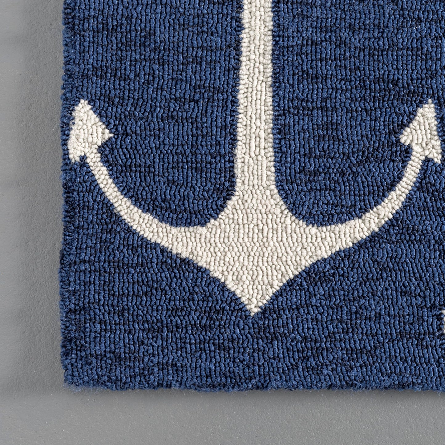 nuLOOM Hand Hooked Despina Indoor/ Outdoor Accent Rug, 2x4, Navy