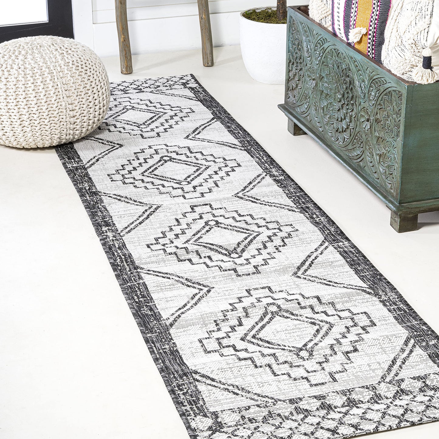 JONATHAN Y SMB127E-28 Marokko Diamond Tribal Medallion Indoor Outdoor Area Rug Bohemian Rustic Easy Cleaning Bedroom Kitchen Backyard Patio Non Shedding, 2 X 8, Ivory/Black,JSMB127E28