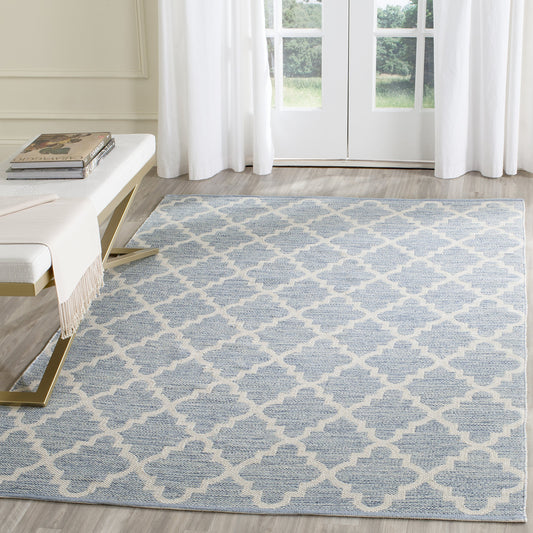 SAFAVIEH Montauk Collection Accent Rug - 4' x 6', Light Blue & Ivory, Handmade Trellis Cotton, Ideal for High Traffic Areas in Entryway, Living Room, Bedroom (MTK810B)